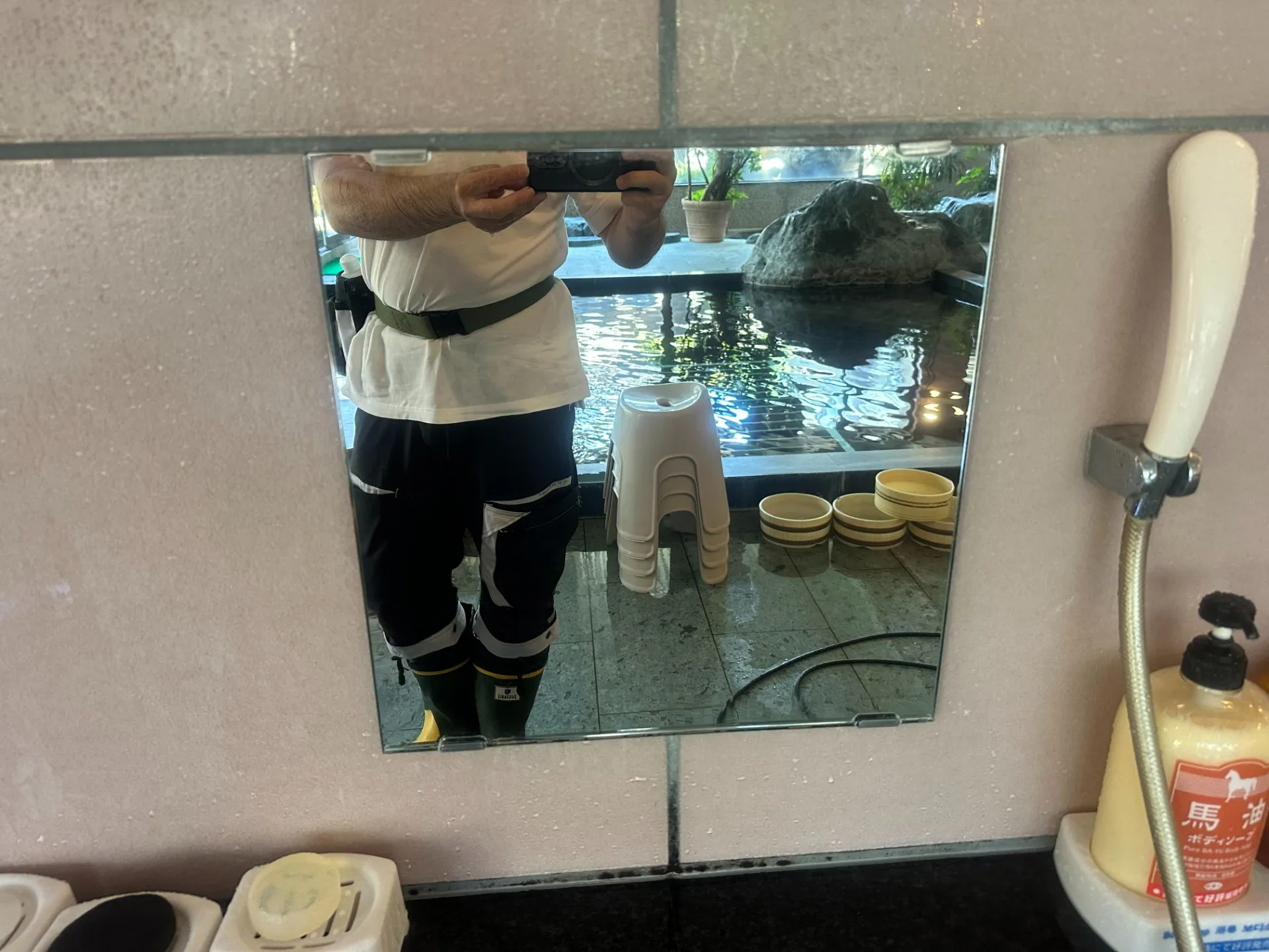 洗い場の鏡のウロコ汚れ除去