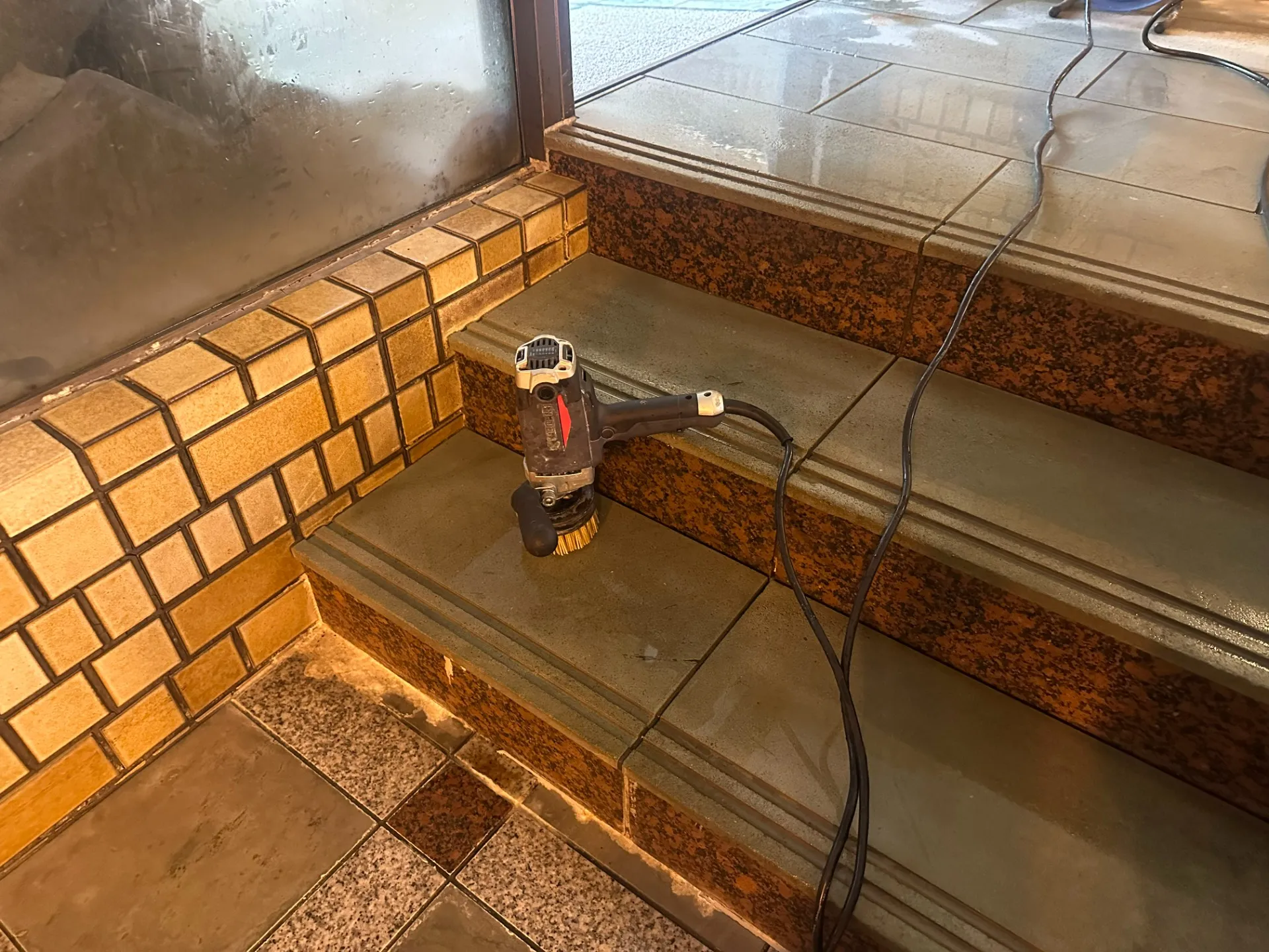 階段部分もしっかりと！